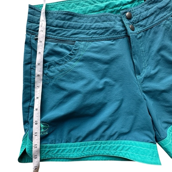 Kuhl Woman’s Color Contrast Mountain Culture Shorts Mid Rise Size 12 - Picture 5 of 7